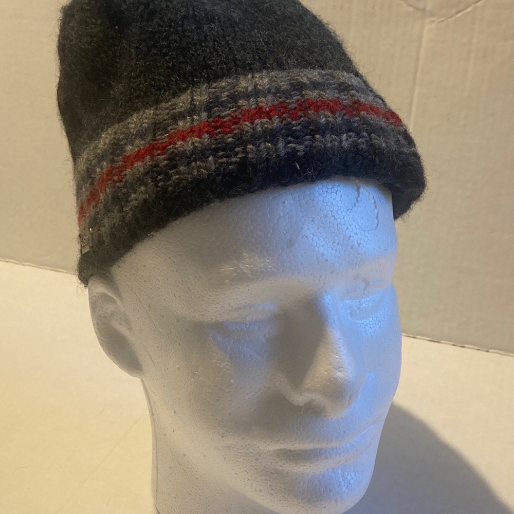 Kusan Cozy Black Men Knit Beanie with Red and Gray Stripes pullover hat